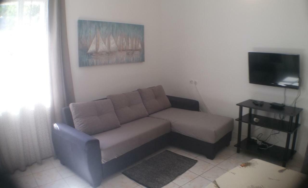 Apartmán Family House Nerezine Exteriér fotografie