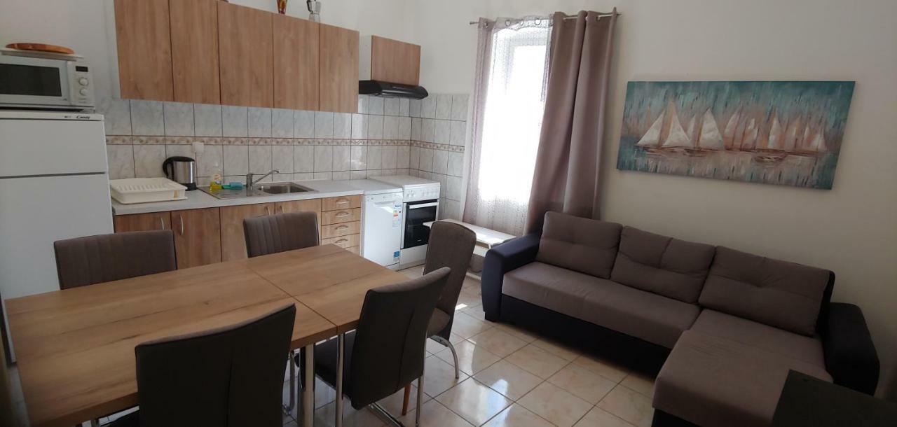 Apartmán Family House Nerezine Exteriér fotografie